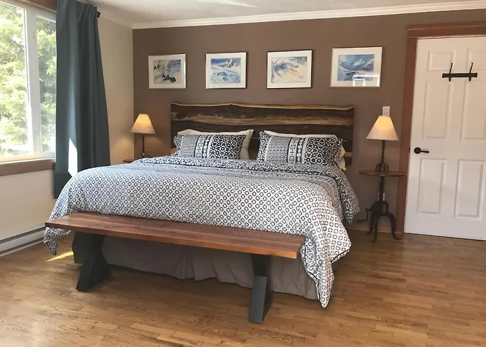 Canadian Rockies Inn - Adults Only