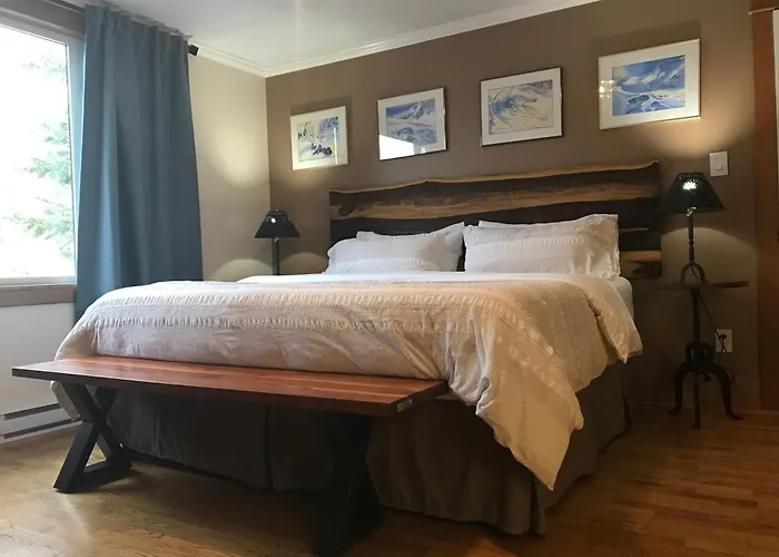 Canadian Rockies Inn - Adults Only