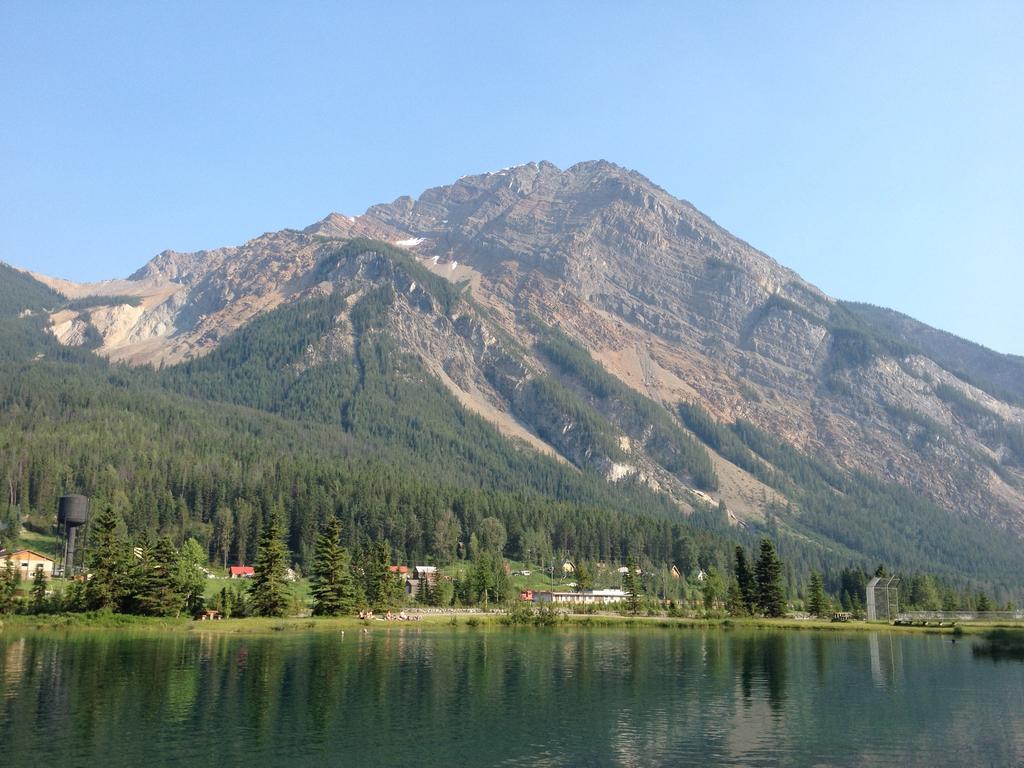 Canadian Rockies - Adults Only Motel